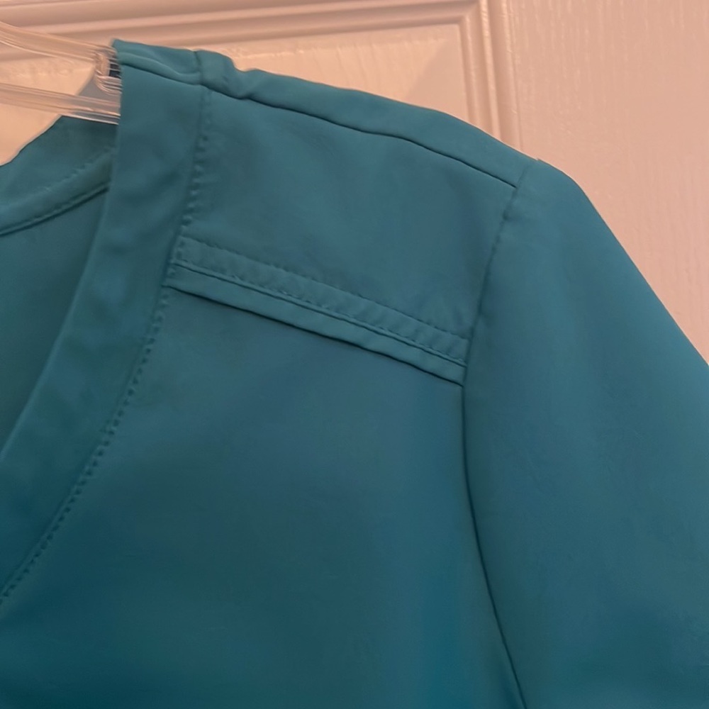 Green Med Couture 3 pocket scrub top